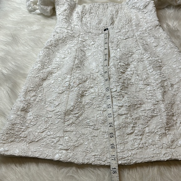 ASTR The Label White RAINA Off the Shoulder Crinkle Dress Size Medium - Picture 10 of 10